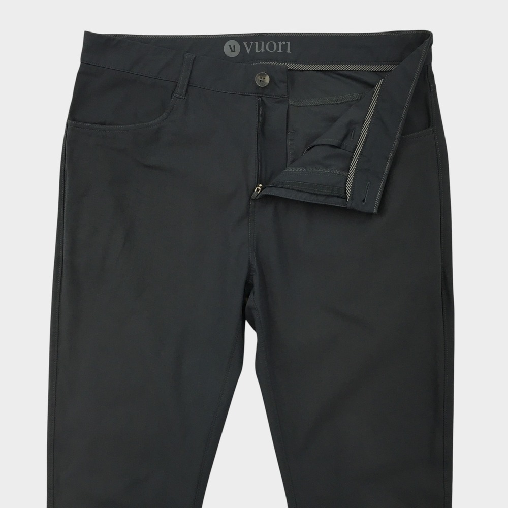 Vuori Mens Meta Pant Charcoal Grey Performance Chino Trousers 34x31 (FLAWS)